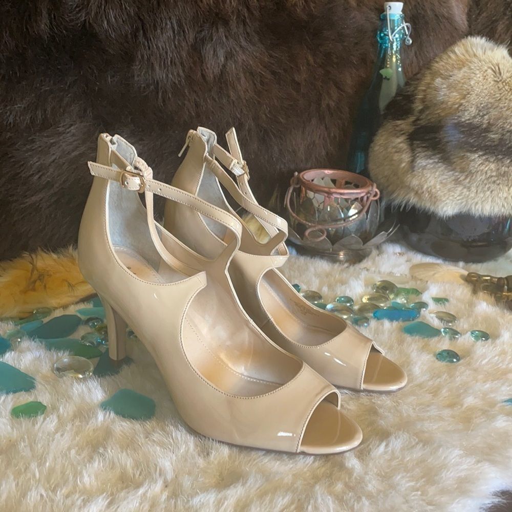 Unisa heels 8.5 (4046)
